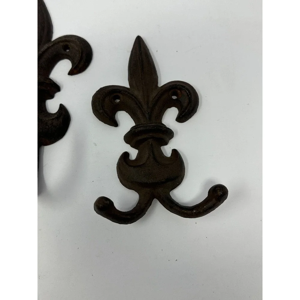 Lot of 4 Vintage Fleur De Lis Wall Hook Cast Iron Coat Hat Keys Hanger Hooks U5